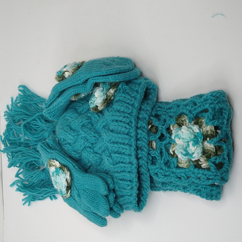 Turquoise Green Children Winter Gloves Set Age 3-6 Yrs